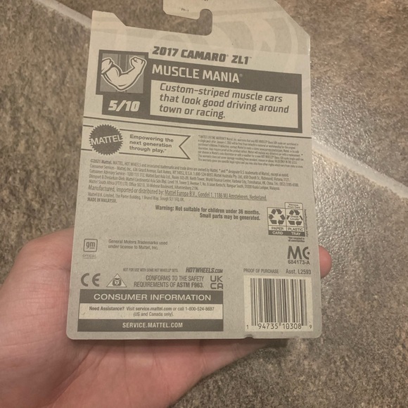 2023 Hot Wheels #135 Muscle Mania 2017 Camaro ZL1 Yellow - Picture 3 of 3